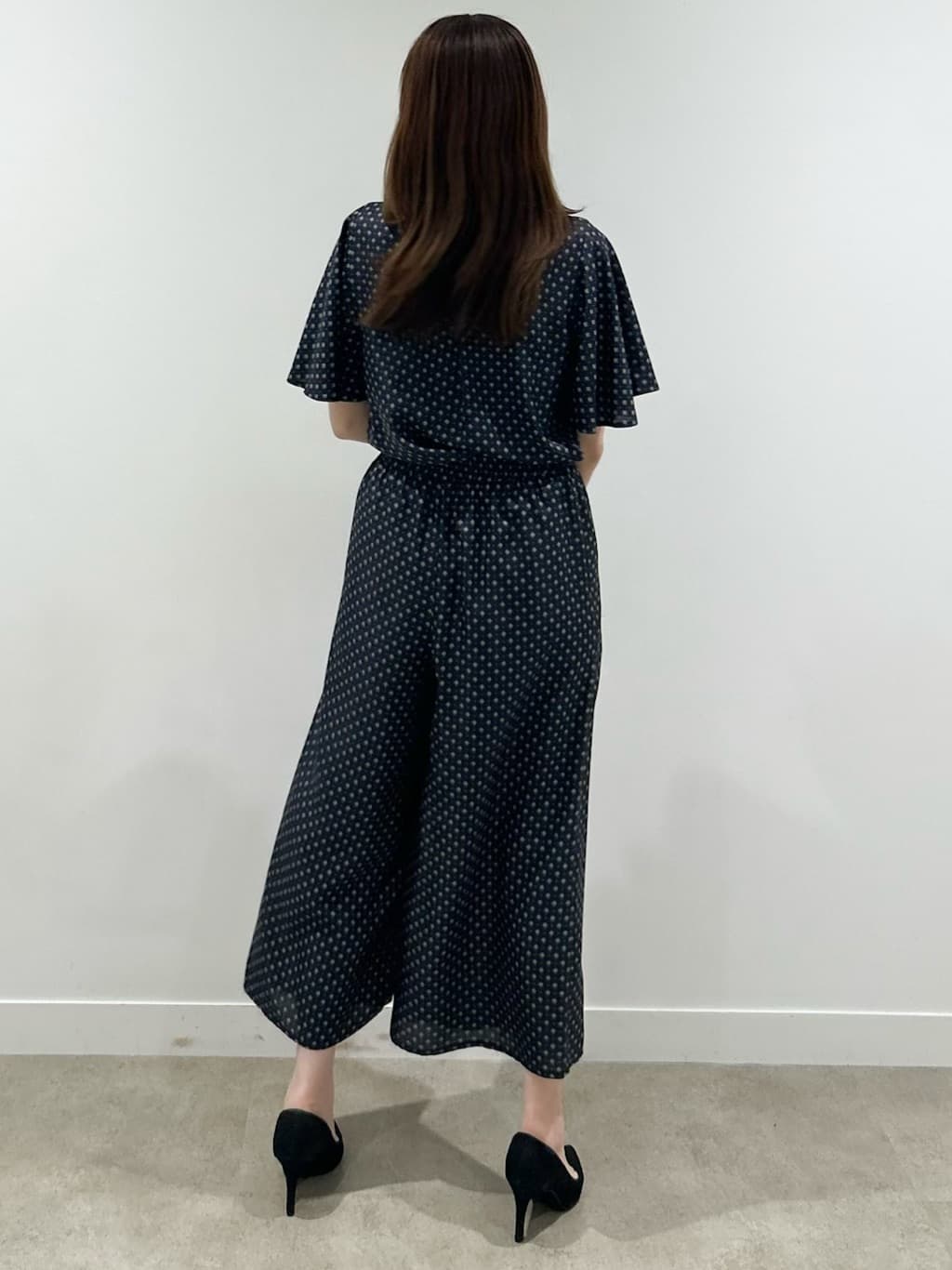 hayaseさんの「COUP DE CHANCE｜【手洗い可／日本製】小紋柄フレアスリーブブラウス」を使ったコーディネート