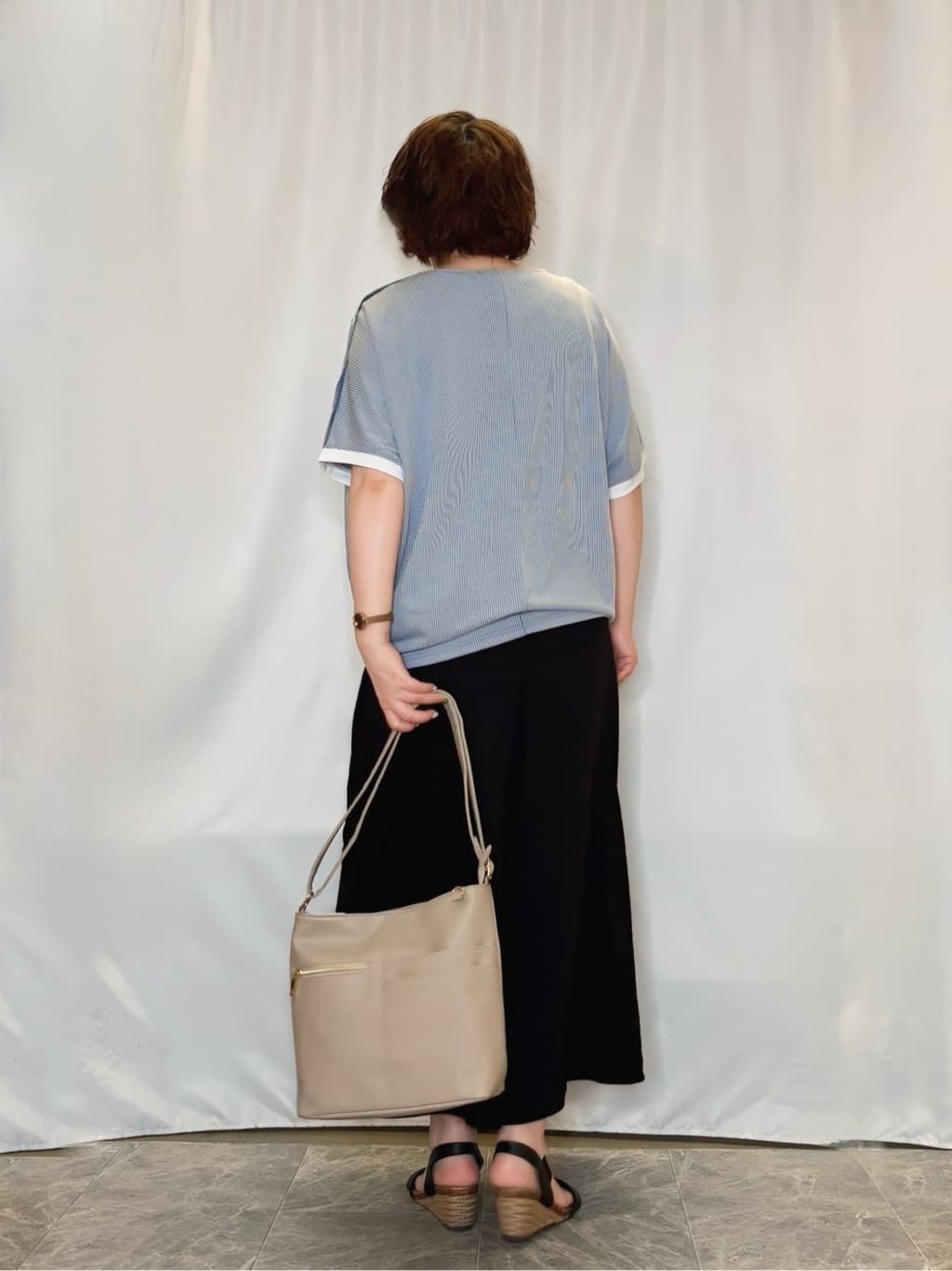 たみさんの「SHOO･LA･RUE｜【ひんやり/UV】高気温でも快適に インせず決まるドルマントップス」を使ったコーディネート