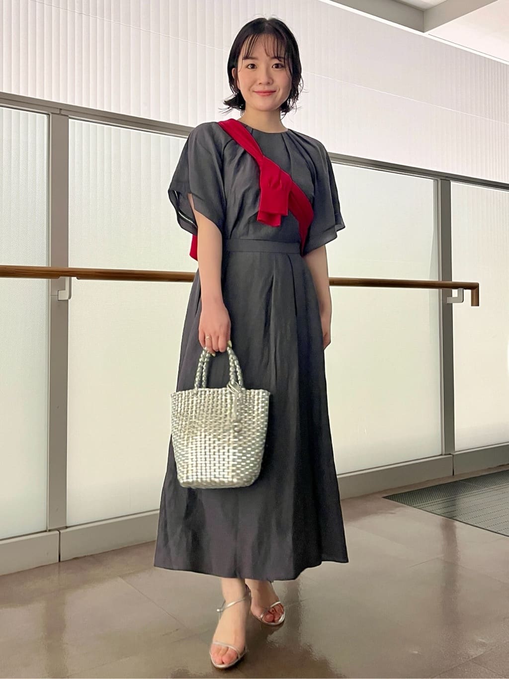 ちりんさんの「UNTITLED｜メタリックメッシュトート」を使ったコーディネート