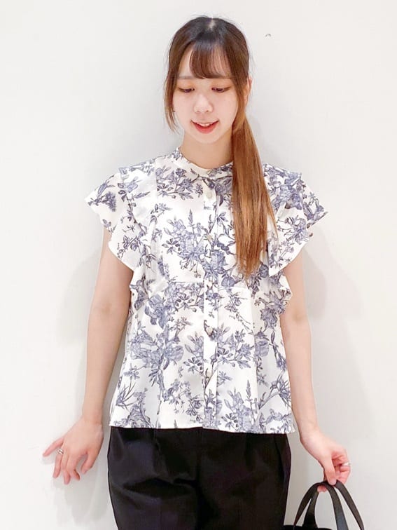 yurinaさんの「index｜ベルト付きストレッチテーパードパンツ／セットアップ可【洗濯機洗い可／吸水速乾／接触冷感】」を使ったコーディネート
