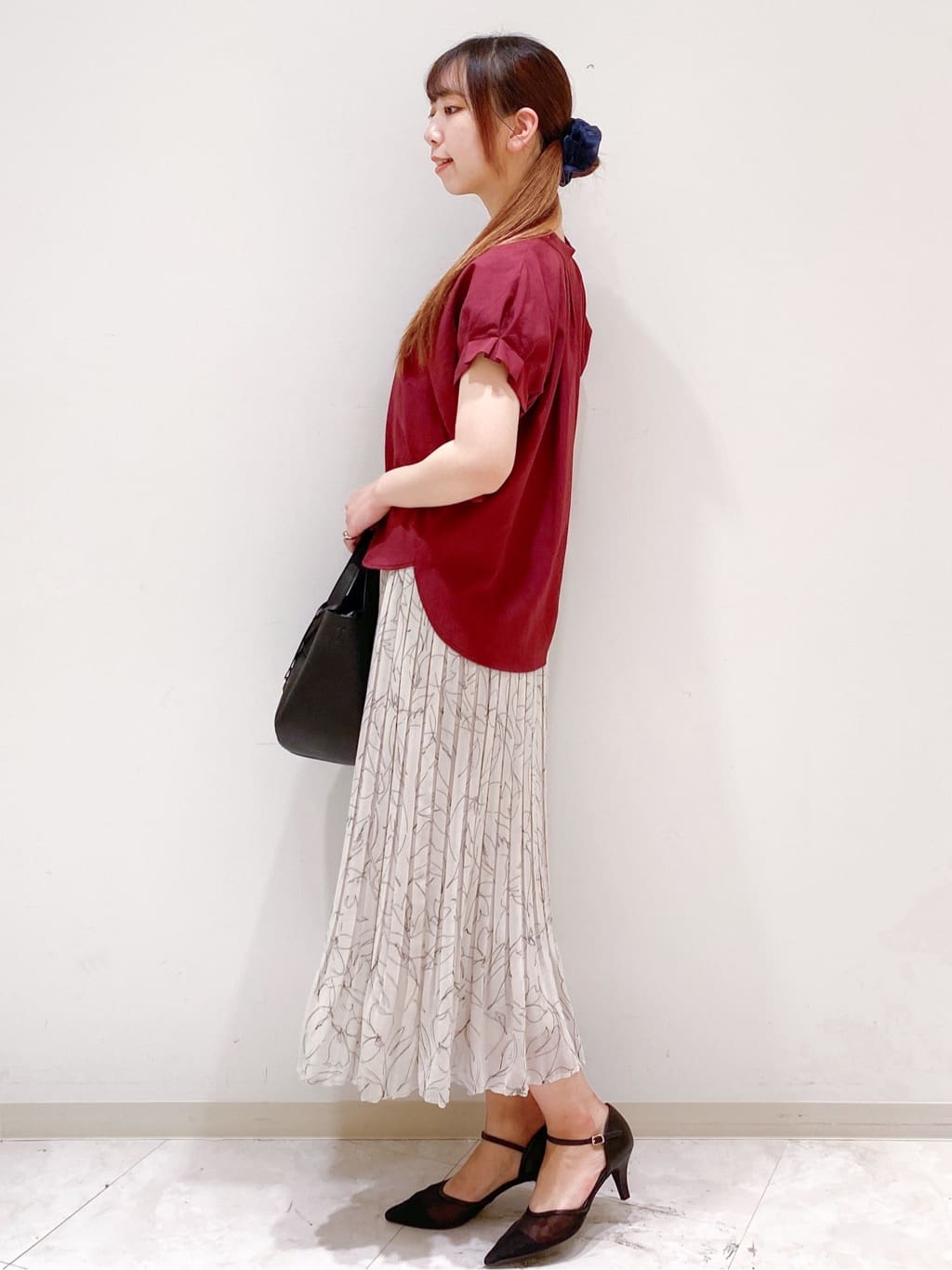 yurinaさんの「index｜《7色展開／XS-LLサイズ》タックスリーブスキッパーブラウス【洗濯機洗い可／吸水速乾／抗ピル／防シ」を使ったコーディネート
