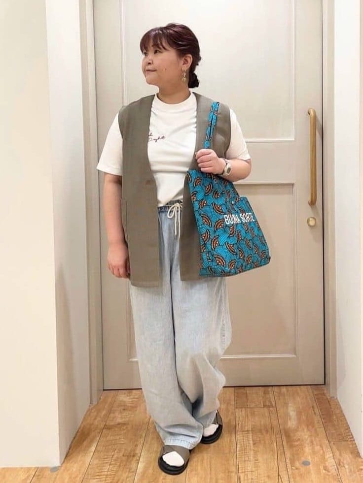はまちゃんさんの「SHOO･LA･RUE｜【S-LL】夏のレイヤードコーデに さらりと着られるメッシュジレ」を使ったコーディネート