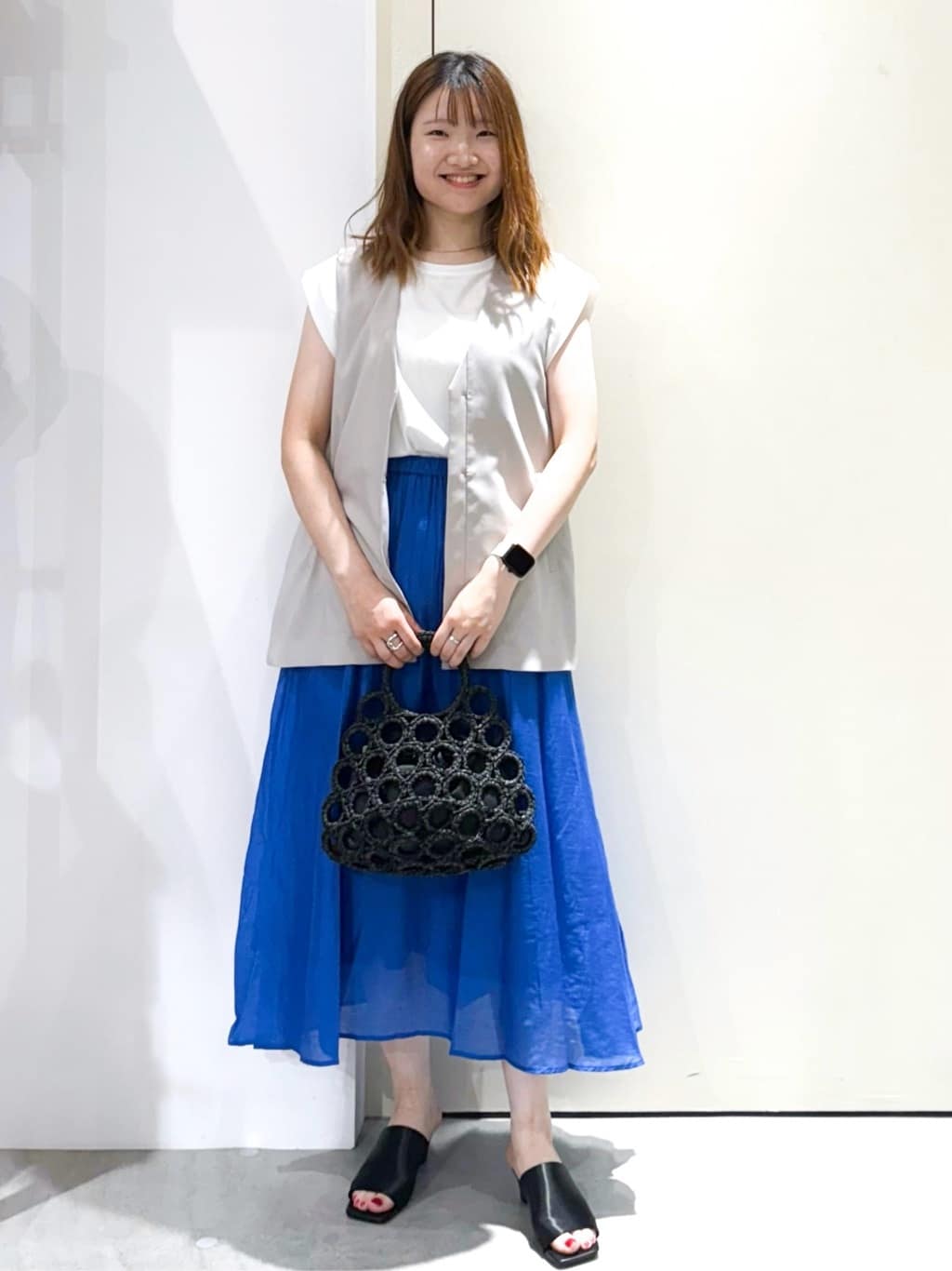 sayaさんの「OPAQUE.CLIP｜ボクシーノースリーブカットソー【洗濯機洗い可】」を使ったコーディネート