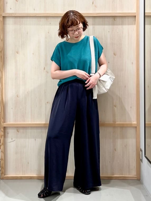 nakoさんの「THE SHOP TK｜【6色展開】さらさらフレンチニット【毛玉になりにくい/洗濯機OK】」を使ったコーディネート