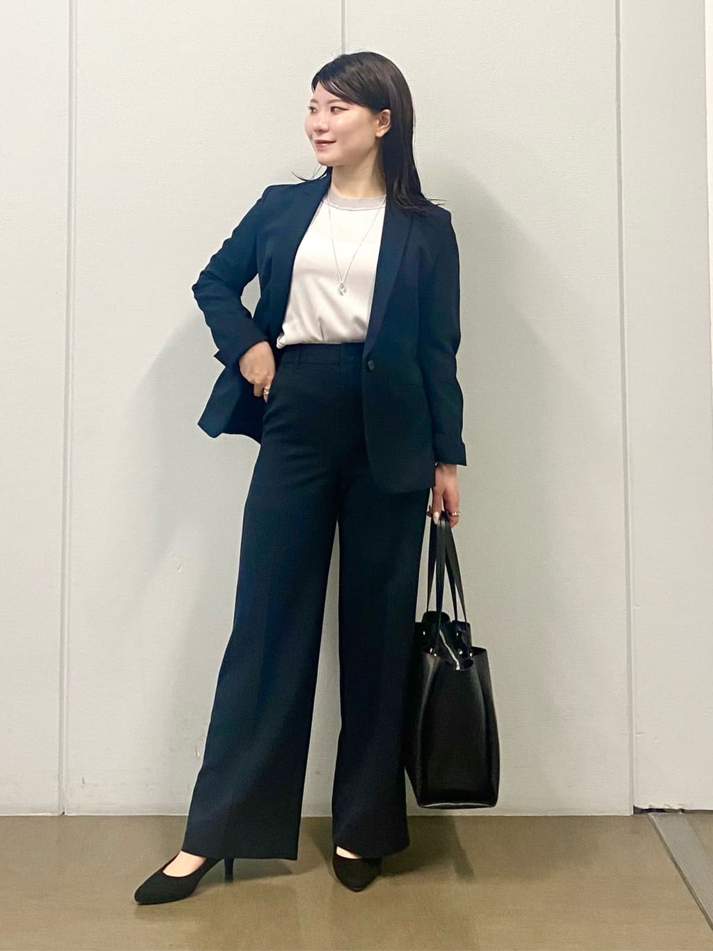misakiさんの「INDIVI｜【定番スーツ／UVケア／洗える】ウール調テーラードジャケット」を使ったコーディネート