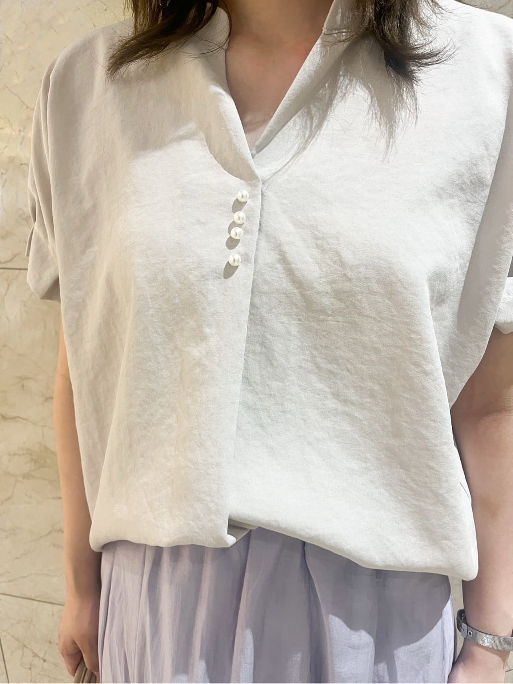 まひるさんの「index｜《7色展開／XS-LLサイズ》タックスリーブスキッパーブラウス【洗濯機洗い可／吸水速乾／抗ピル／防シ」を使ったコーディネート