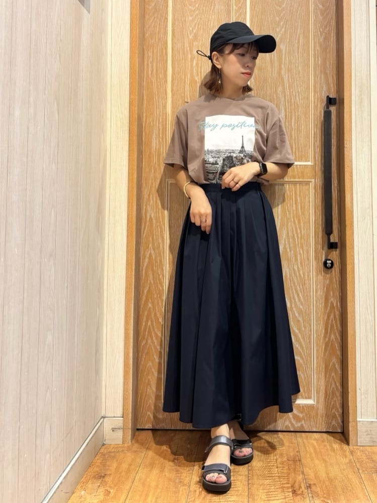 meiさんの「SHOO･LA･RUE｜【S-LL/ひんやり/UV】選べる6柄でそれぞれ欲しくなる プリントTシャツ」を使ったコーディネート