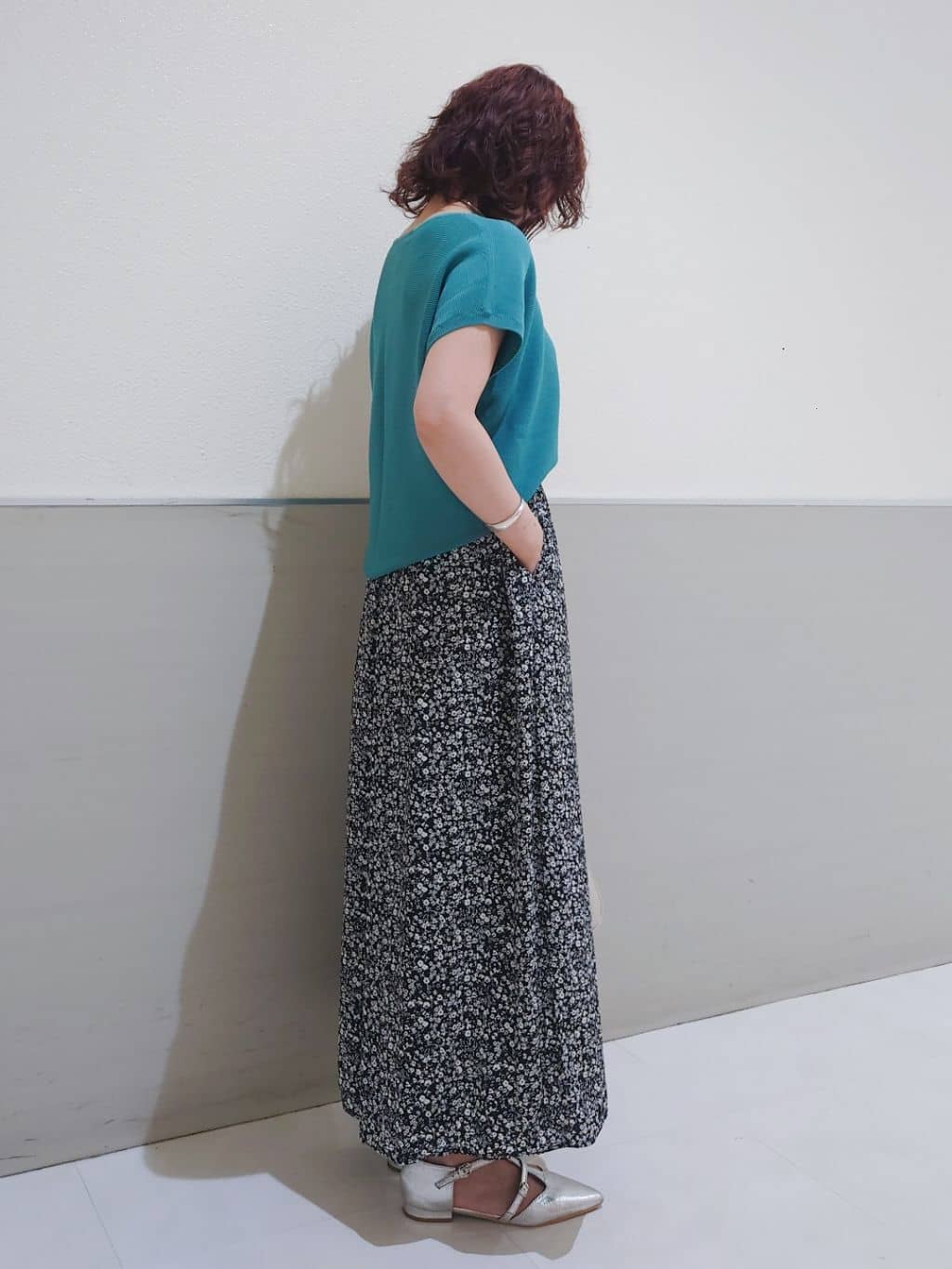 maruさんの「THE SHOP TK｜【6色展開】さらさらフレンチニット【毛玉になりにくい/洗濯機OK】」を使ったコーディネート