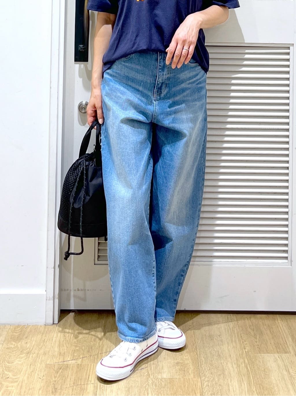 Miyazakiさんの「Dessin｜ロゴ刺繍Tシャツ」を使ったコーディネート