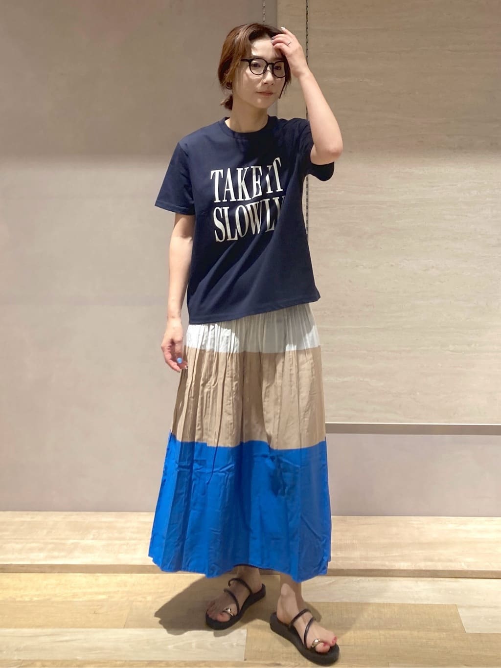 たけねぇさんの「OPAQUE.CLIP｜ロゴプリントTシャツ【洗濯機洗い可】」を使ったコーディネート