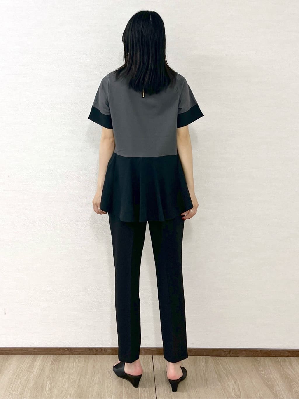 sachikoさんの「OPAQUE.CLIP｜配色フハクドッキングペプラムトップス【洗濯機洗い可／抗ピル】」を使ったコーディネート