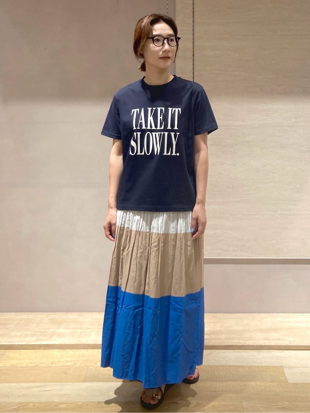 たけねぇさんの「OPAQUE.CLIP｜ロゴプリントTシャツ【洗濯機洗い可】」を使ったコーディネート