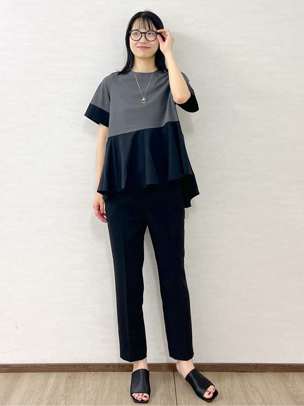 sachikoさんの「OPAQUE.CLIP｜配色フハクドッキングペプラムトップス【洗濯機洗い可／抗ピル】」を使ったコーディネート