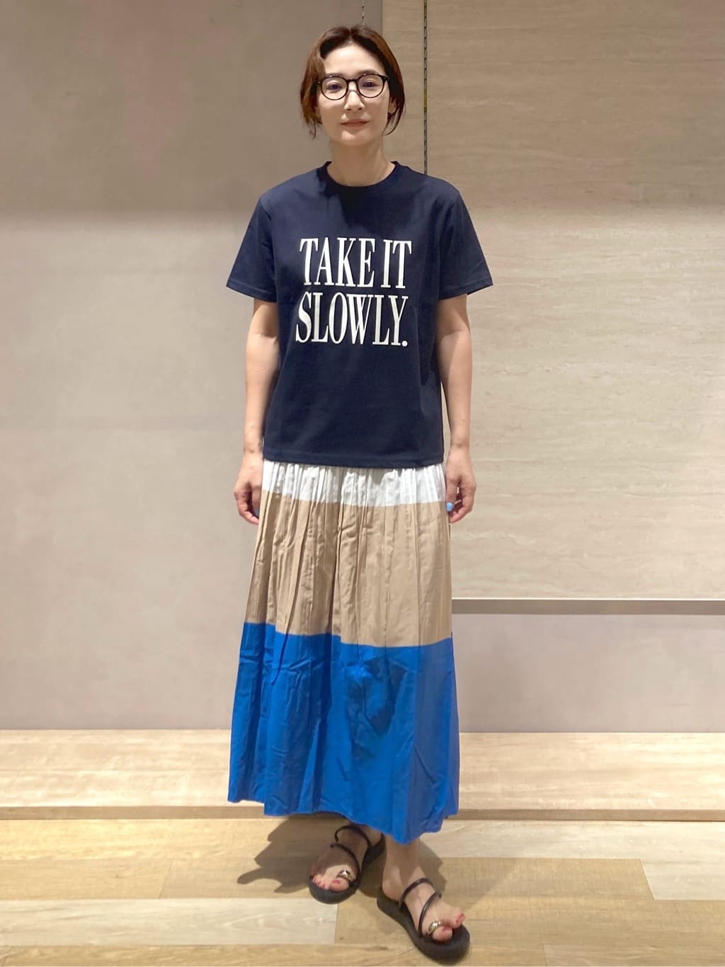 たけねぇさんの「OPAQUE.CLIP｜ロゴプリントTシャツ【洗濯機洗い可】」を使ったコーディネート