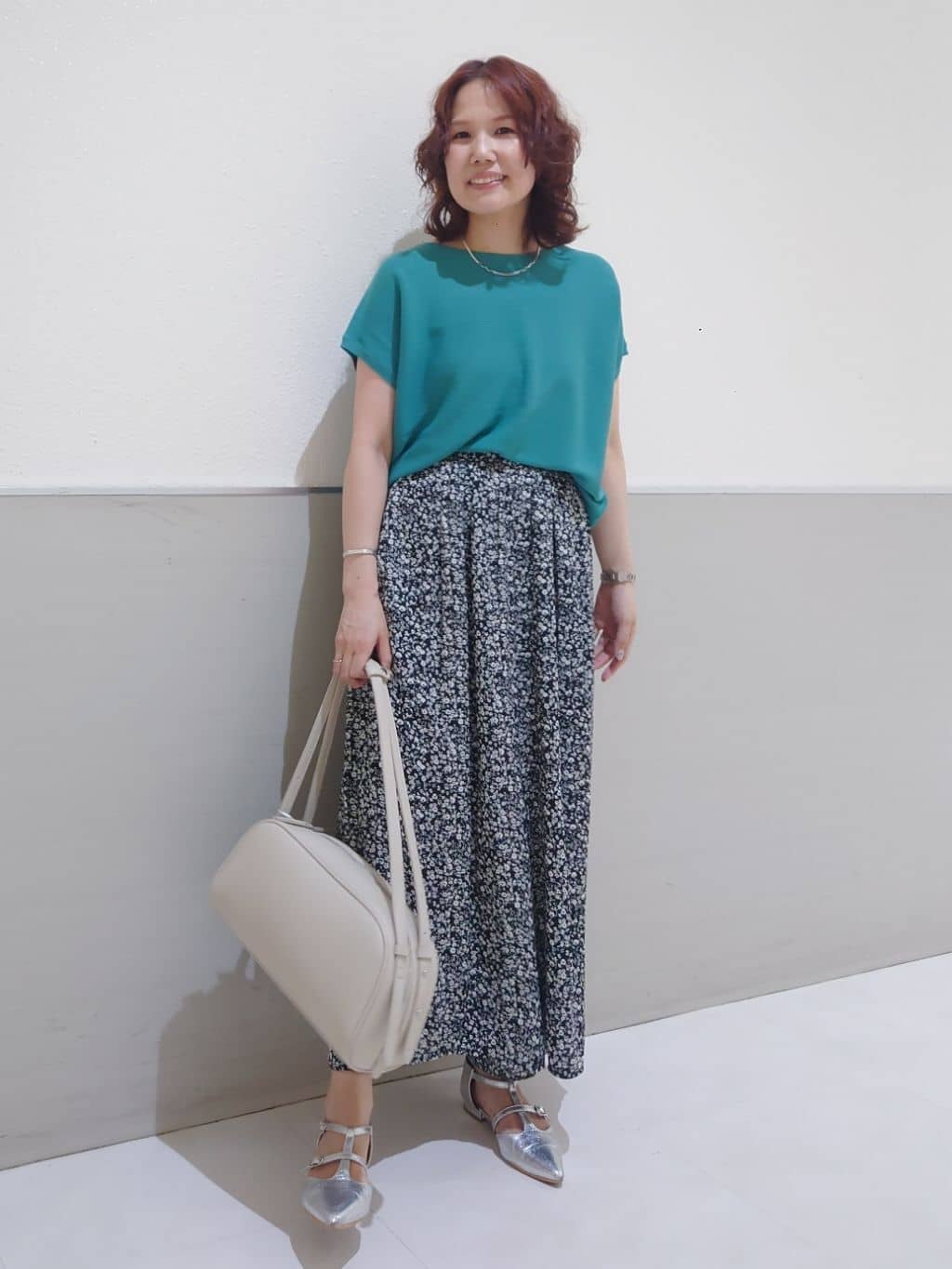 maruさんの「THE SHOP TK｜【6色展開】さらさらフレンチニット【毛玉になりにくい/洗濯機OK】」を使ったコーディネート