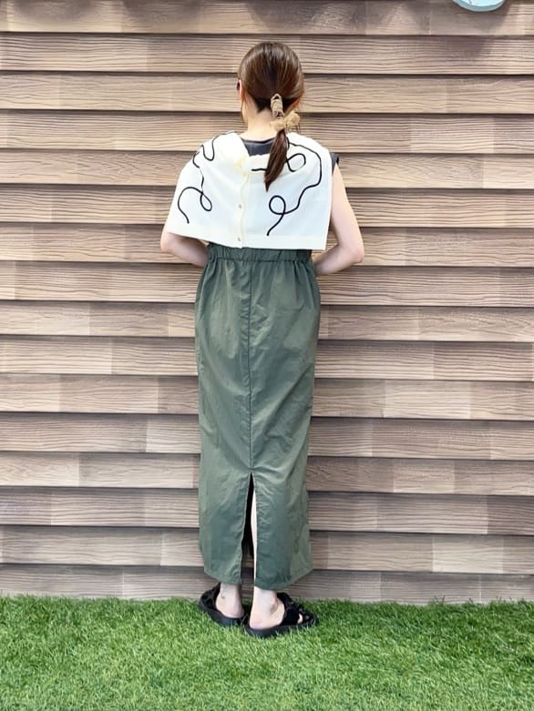 himiさんの「SHOO･LA･RUE｜ニュアンスデザインがこなれ見え 刺繍デザイン シアーカーディガン」を使ったコーディネート