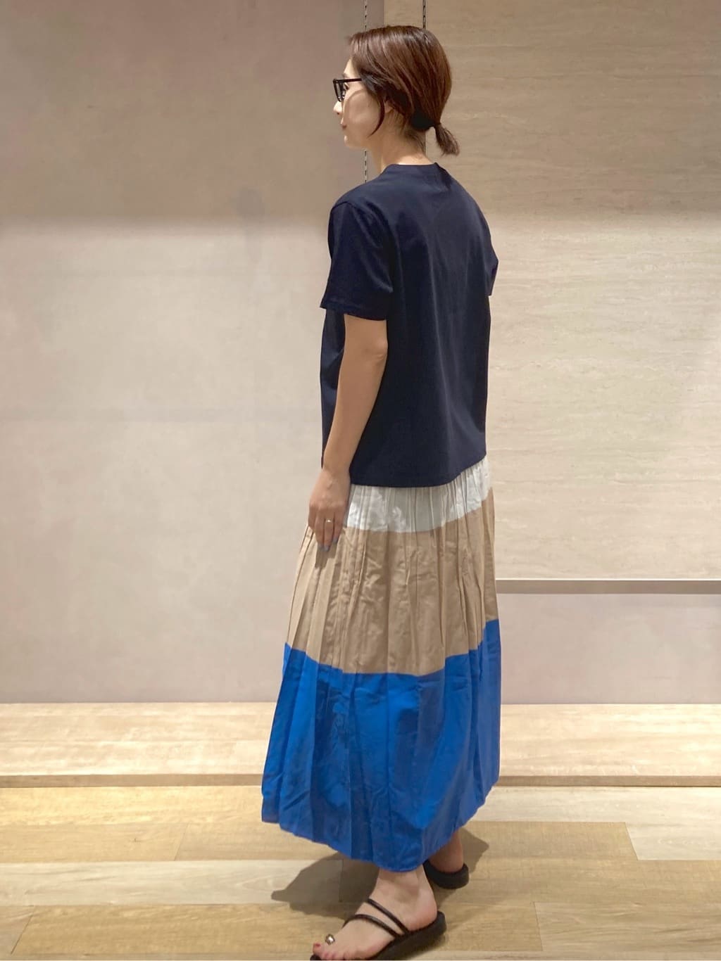 たけねぇさんの「OPAQUE.CLIP｜ロゴプリントTシャツ【洗濯機洗い可】」を使ったコーディネート