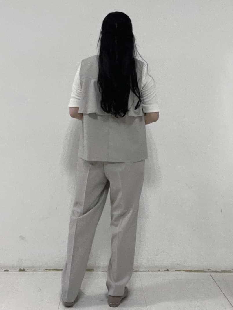 Hitomiさんの「index｜バックフリルデザインジレ／セットアップ可【洗濯機洗い可／接触冷感／吸水速乾／ストレッチ】」を使ったコーディネート