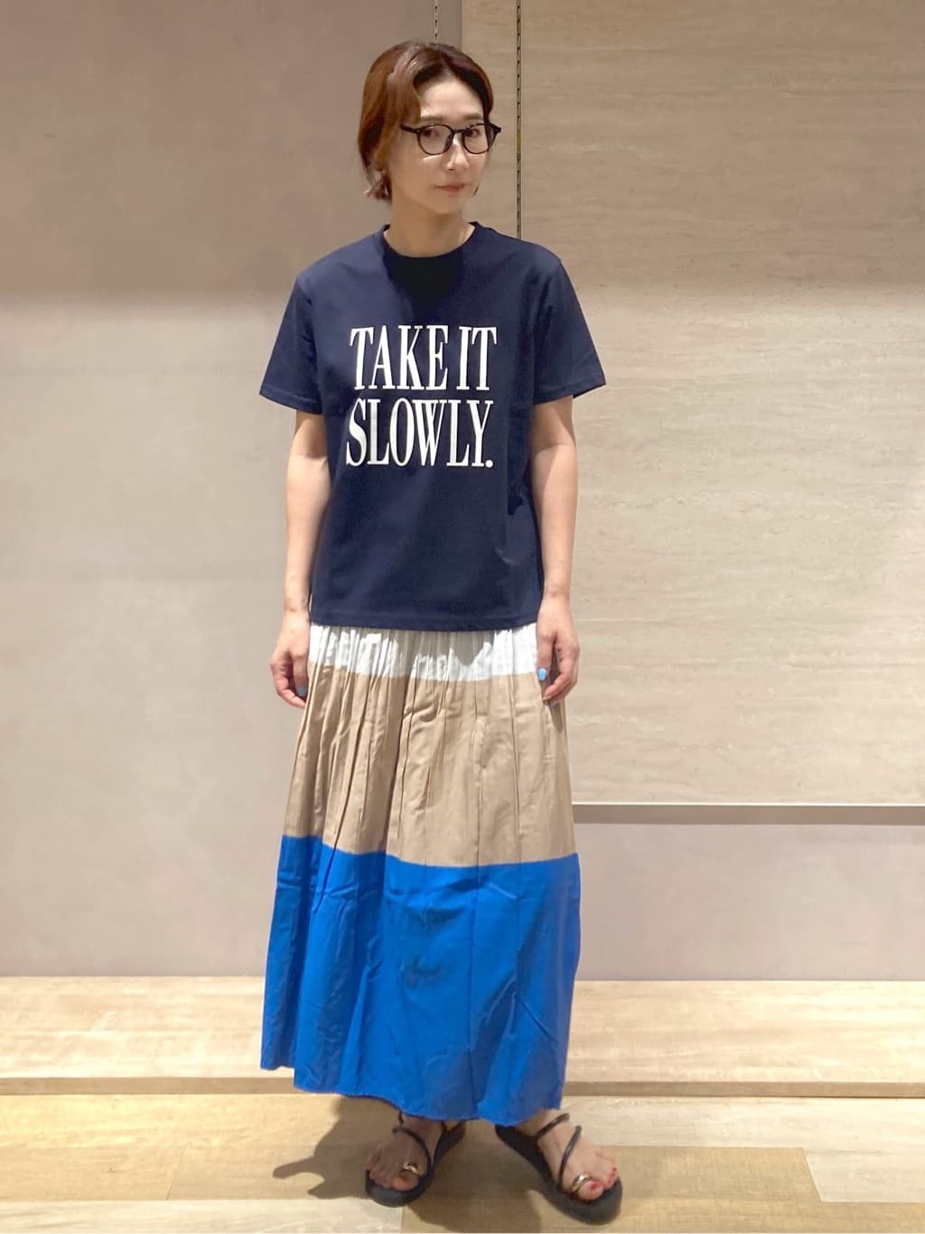 たけねぇさんの「OPAQUE.CLIP｜ロゴプリントTシャツ【洗濯機洗い可】」を使ったコーディネート