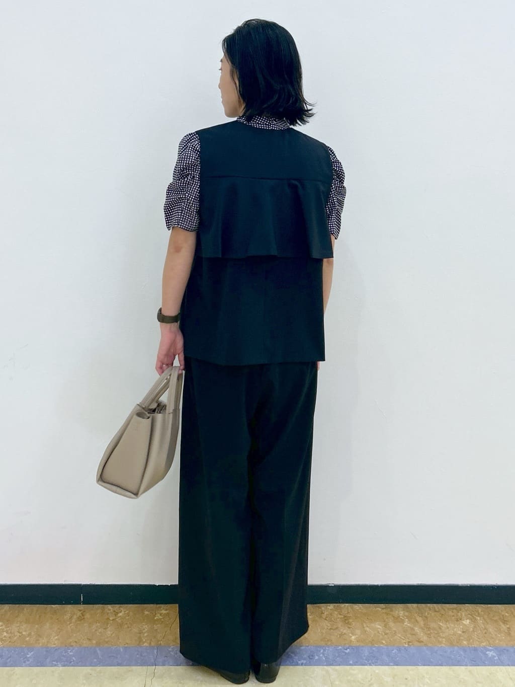 su.さんの「index｜柄プリントピンタックブラウス【洗濯機洗い可／イージーアイロン／防シワ】」を使ったコーディネート