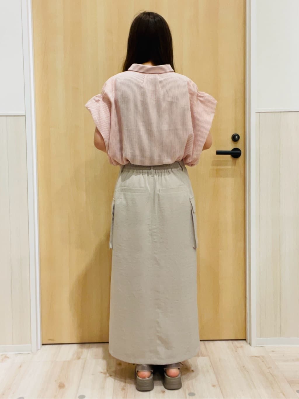 minamiさんの「SHOO･LA･RUE｜【S-LL】さらシャリコットン 上品なシアー感のデザインシャツ」を使ったコーディネート