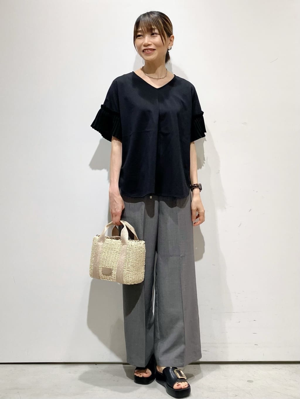 Jさんの「OPAQUE.CLIP｜プリーツスリーブドッキングトップス【洗濯機洗い可】」を使ったコーディネート
