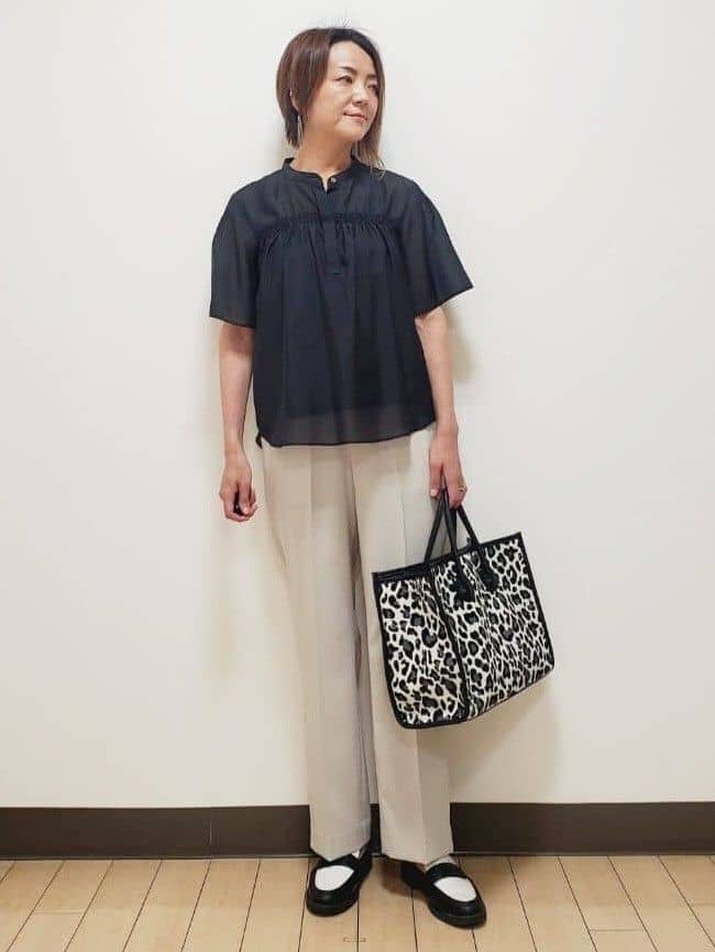 yuuさんの「Reflect｜【選べる5色◎／マシンウォッシュ可】シャーリングデザインブラウス」を使ったコーディネート