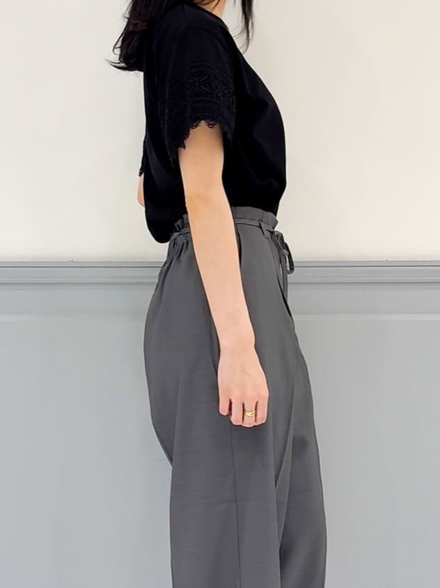 moeさんの「grove｜【洗える/二の腕カバー】上品なレースで叶える、きちんと見えの夏Tシャツ」を使ったコーディネート
