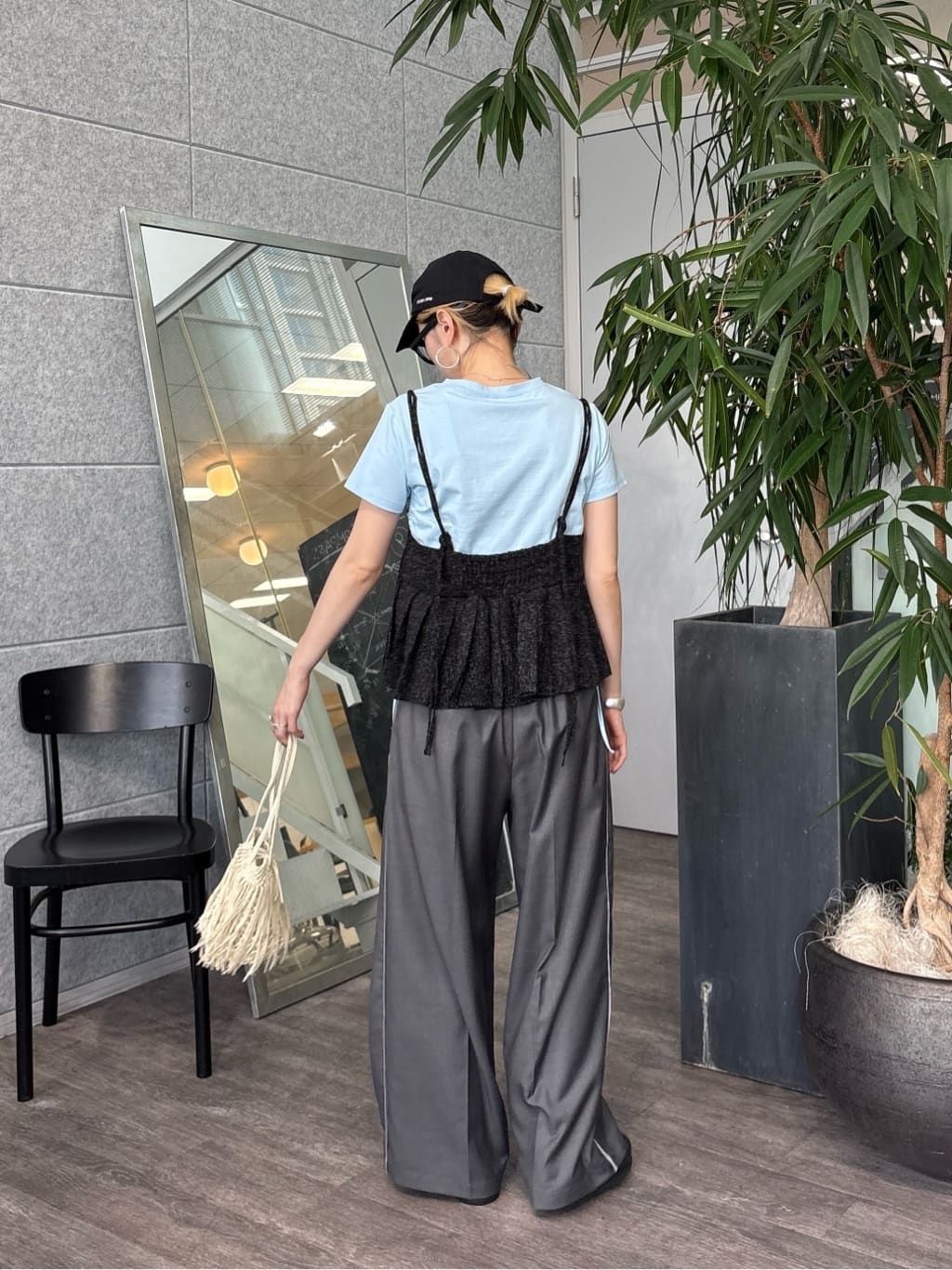 kotakiさんの「INDIVI｜【セットアップ可能】サキソニーサイドラインパンツ」を使ったコーディネート