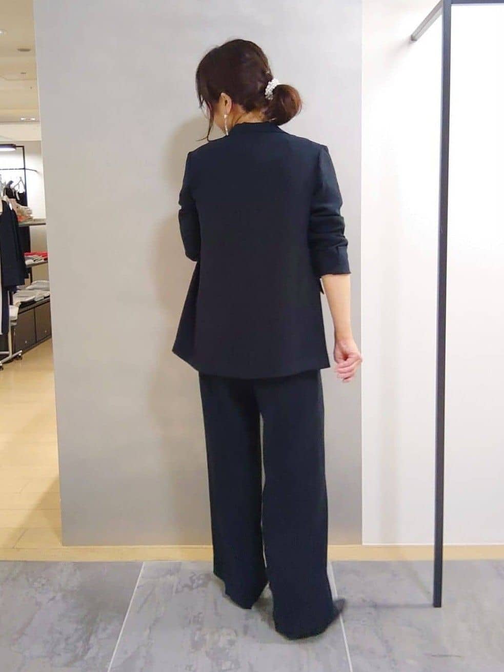 TOMOMIさんの「INDIVI｜【着る日傘／遮熱／UVケア】ダブルジャケット」を使ったコーディネート
