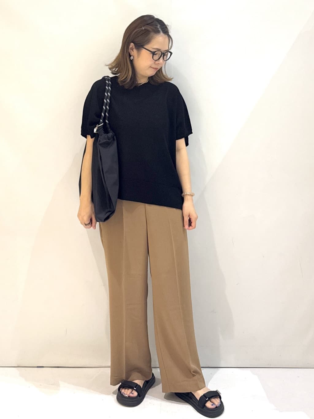 やすさんの「OPAQUE.CLIP｜《5色展開／S-LLサイズ》リラクシーメッシュニット【洗濯機洗い可】」を使ったコーディネート