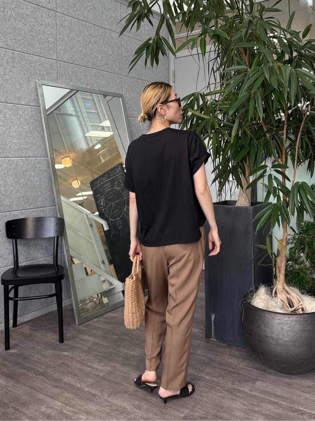 kotakiさんの「INDIVI｜【接触冷感／セットアップ対応】イージーテーパードパンツ【通勤・セレモニー】」を使ったコーディネート