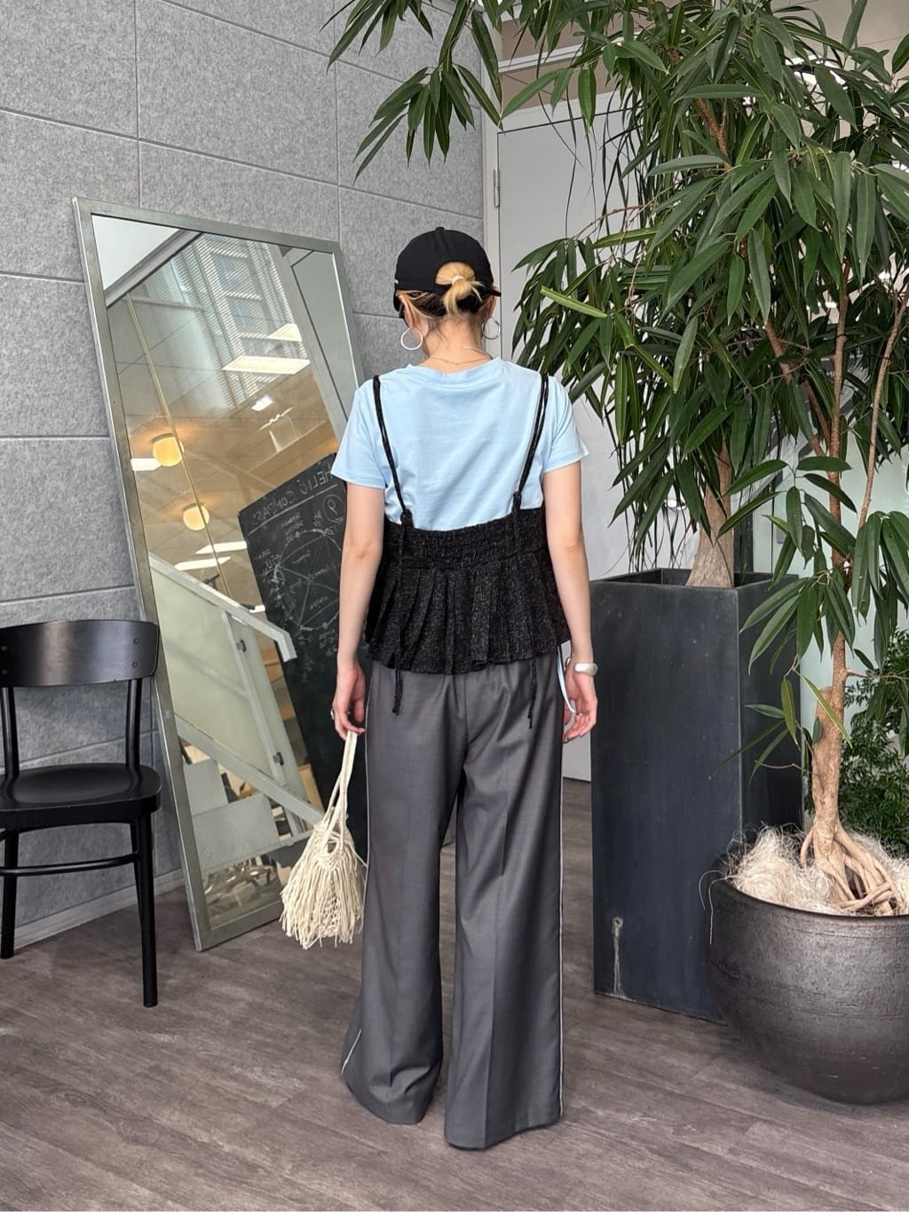 kotakiさんの「INDIVI｜【セットアップ可能】サキソニーサイドラインパンツ」を使ったコーディネート