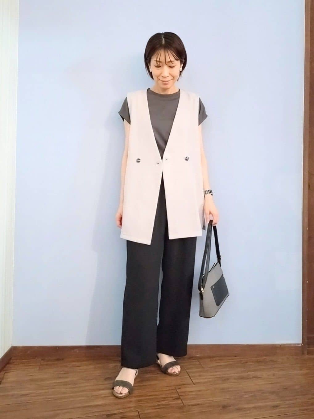 miomioさんの「SHOO･LA･RUE｜【S-LL/汗ジミ軽減/ひんやり/UV】インせず着られる フレンチスリーブTシャツ」を使ったコーディネート