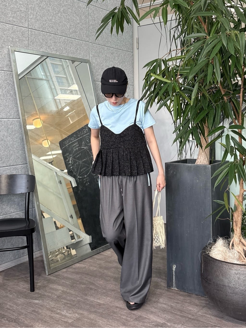 kotakiさんの「INDIVI｜【セットアップ可能】サキソニーサイドラインパンツ」を使ったコーディネート