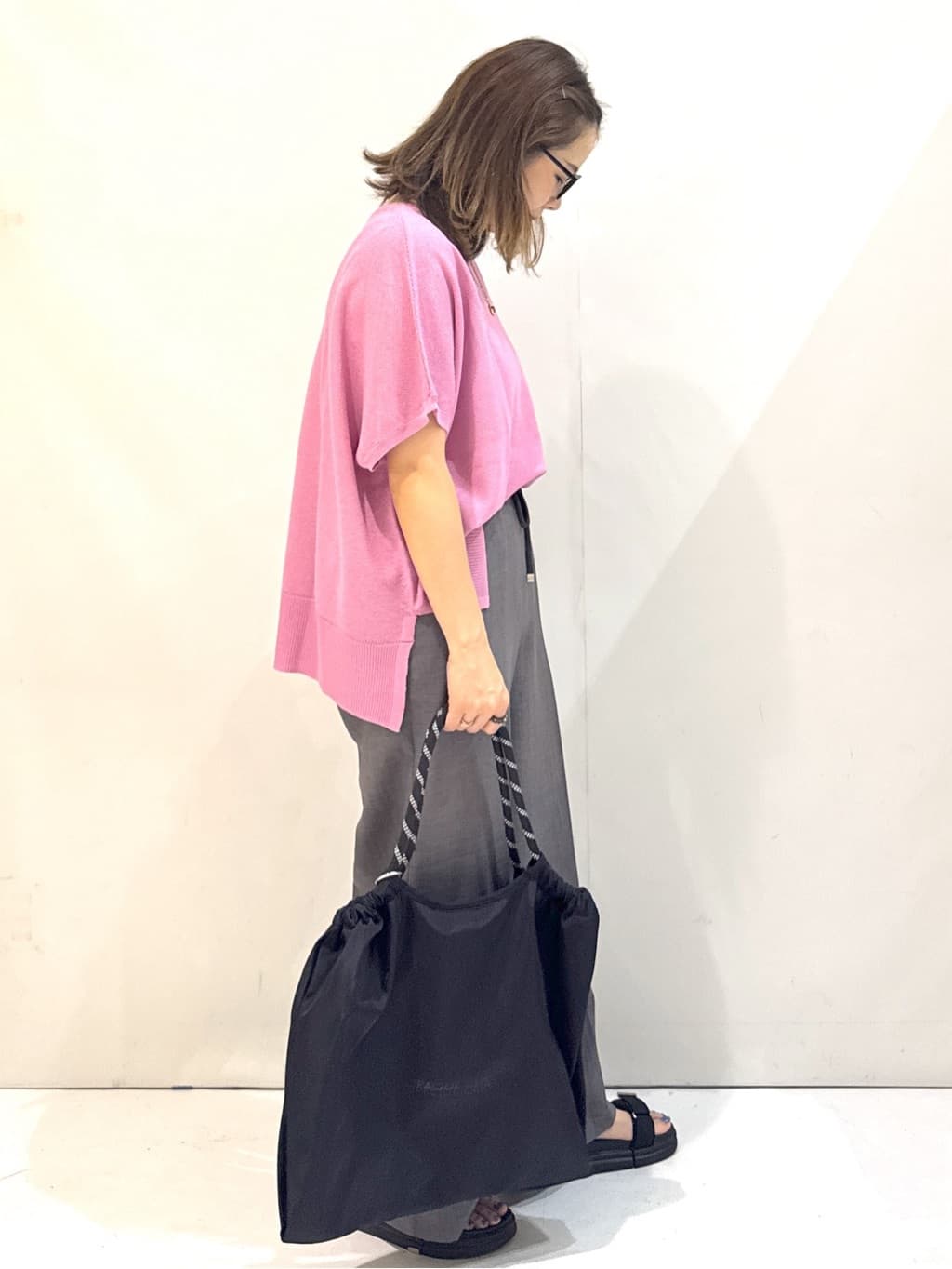 やすさんの「OPAQUE.CLIP｜《5色展開／S-LLサイズ》リラクシーメッシュニット【洗濯機洗い可】」を使ったコーディネート