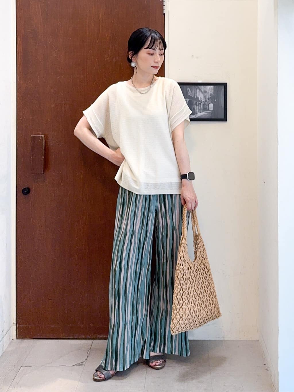 𝐇𝐢𝐫𝐨𝐦𝐢さんの「SHOO･LA･RUE｜【洗濯機可/柄が選べる】さらさら楽ちん プリーツ ワイドパンツ」を使ったコーディネート