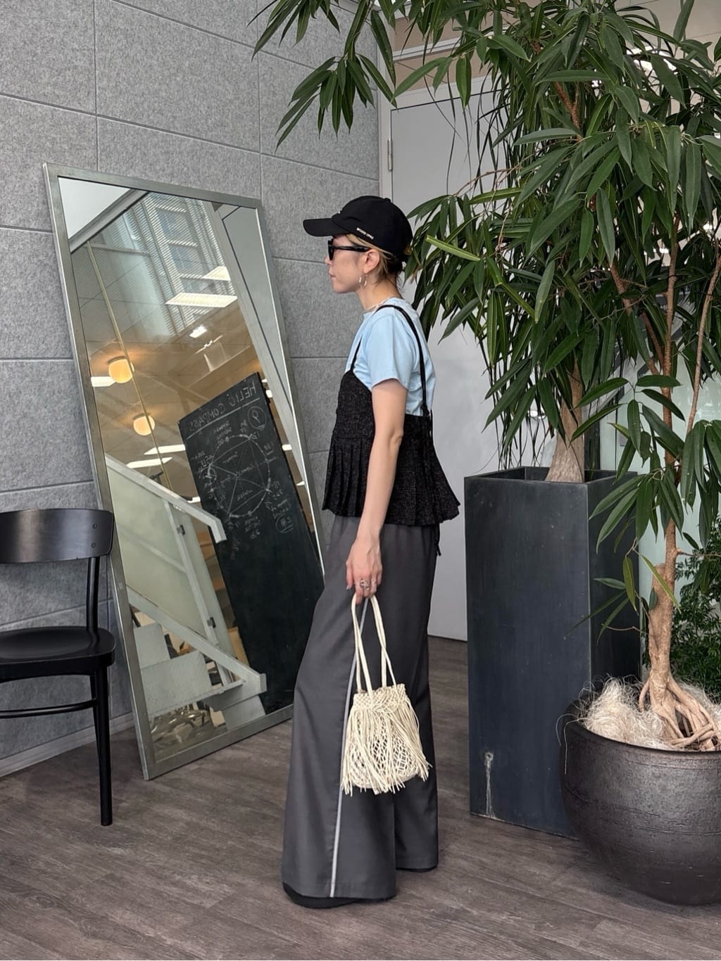 kotakiさんの「INDIVI｜【セットアップ可能】サキソニーサイドラインパンツ」を使ったコーディネート