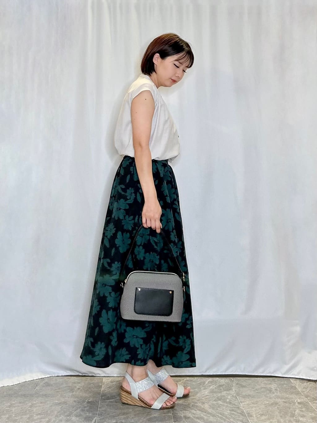 ネリさんの「SHOO･LA･RUE｜【S-LL/洗濯後しわになりにくい】上品にきれい見え スラブギャザーブラウス」を使ったコーディネート