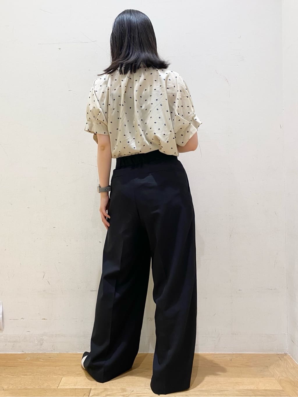 みなみさんの「OPAQUE.CLIP｜【軽量／2WAY／通勤対応】フロントベルトデザインミドルトートバッグ」を使ったコーディネート