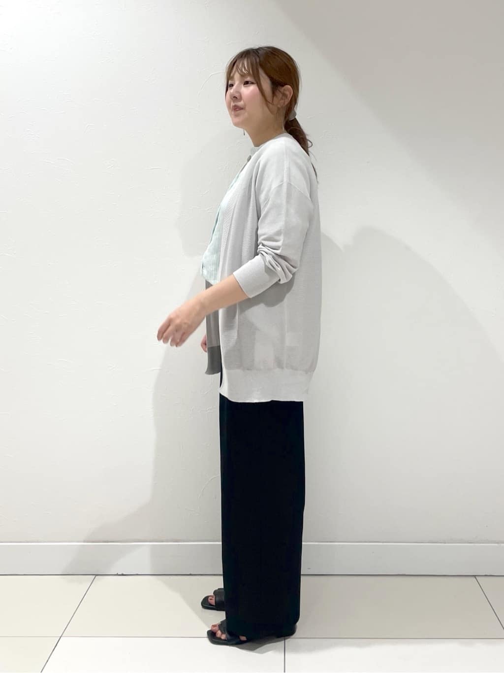 YUUKIさんの「INDIVI｜◆【洗える／和紙混素材】ドライタッチニットカーディガン」を使ったコーディネート