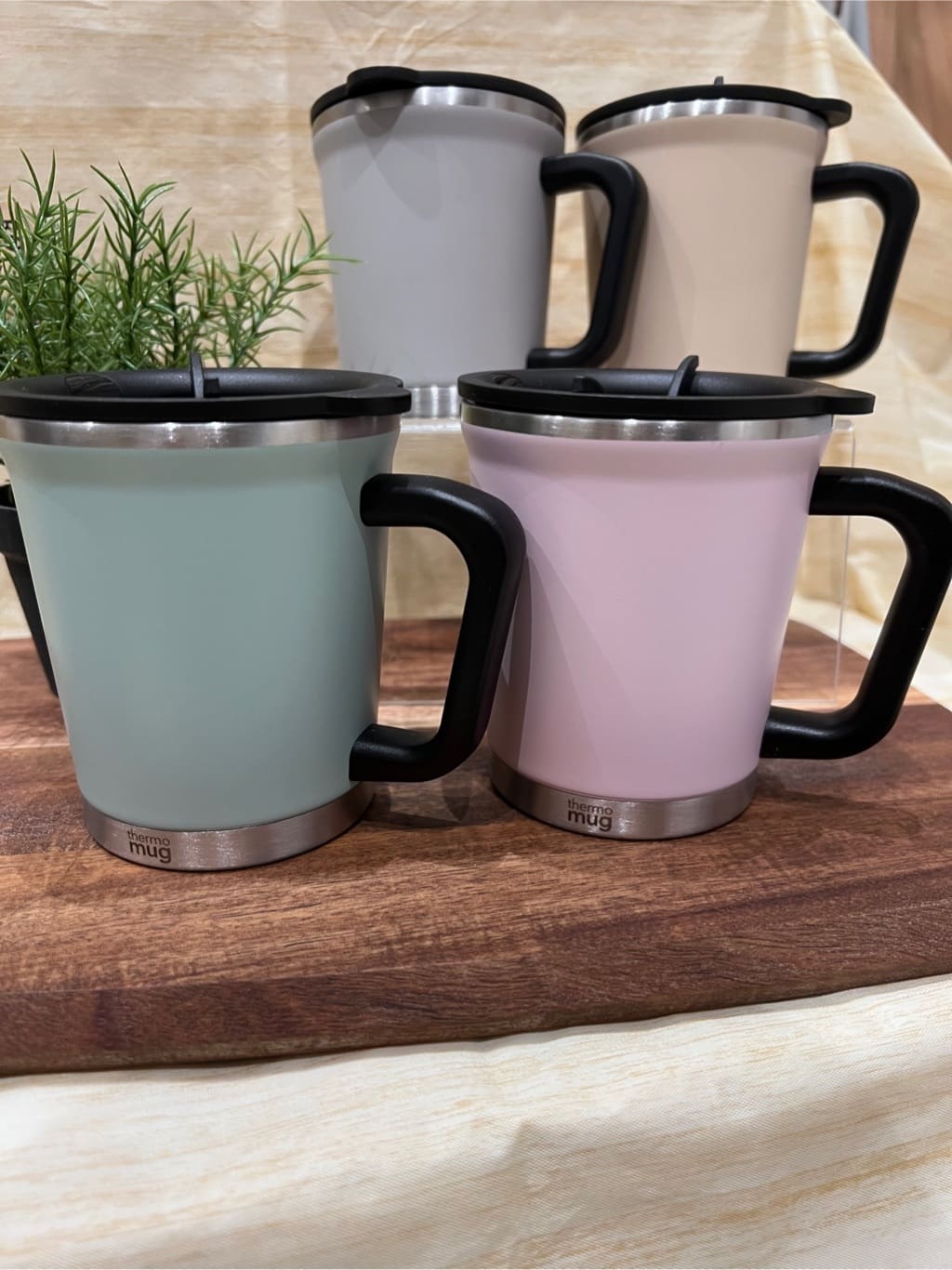 nagiさんの「212 KITCHEN STORE｜ダブルマグ SAKURA PINK＜THERMO MUG  サーモマグ＞」を使ったコーディネート