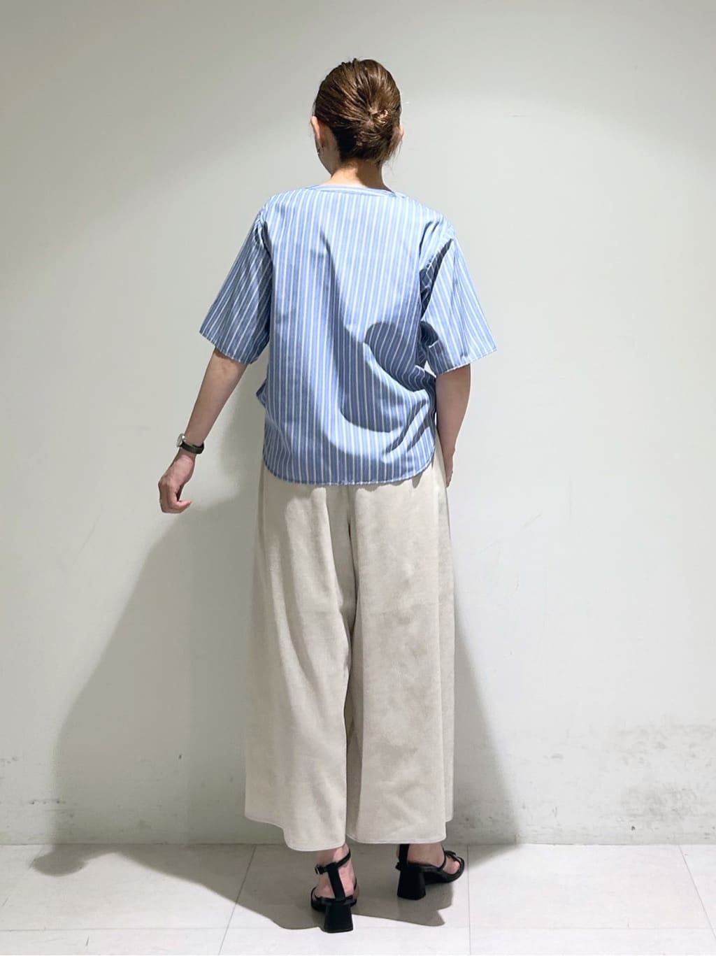 tsuyuさんの「INDIVI｜【洗える】胸元タックフリルブラウス」を使ったコーディネート