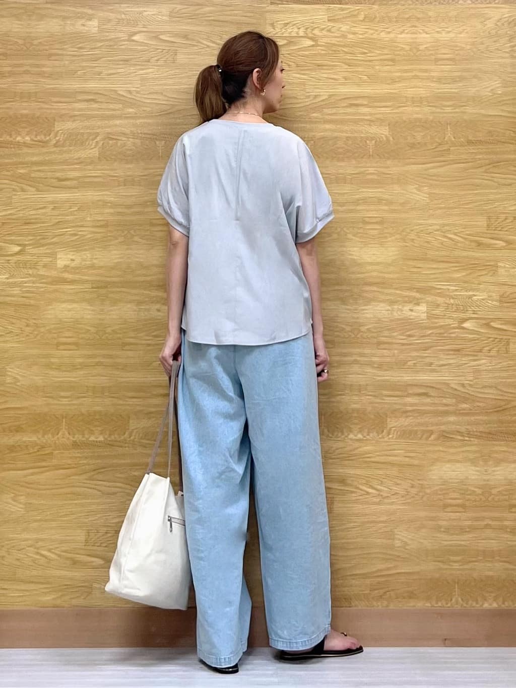 もすさんの「SHOO･LA･RUE｜【ひんやり/洗濯後しわになりにくい】リブ切り替えドルマンブラウス」を使ったコーディネート