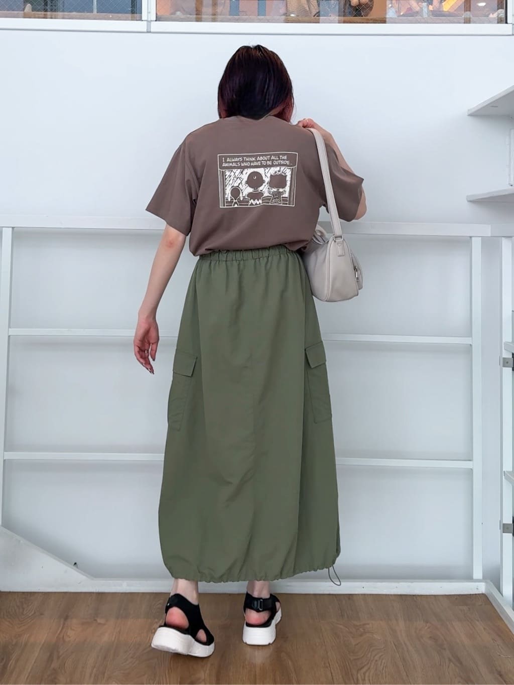 𝐜𝐡𝐢𝐤𝐚さんの「SHOO･LA･RUE｜【PEANUTS】ひんやりTシャツ」を使ったコーディネート