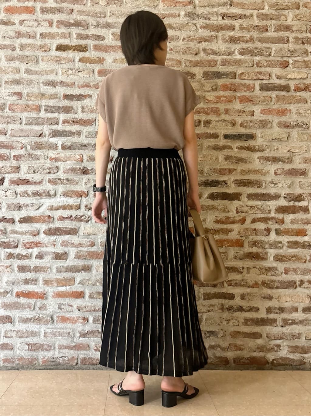 しばさんの「THE SHOP TK｜【6色展開】さらさらフレンチニット【毛玉になりにくい/洗濯機OK】」を使ったコーディネート
