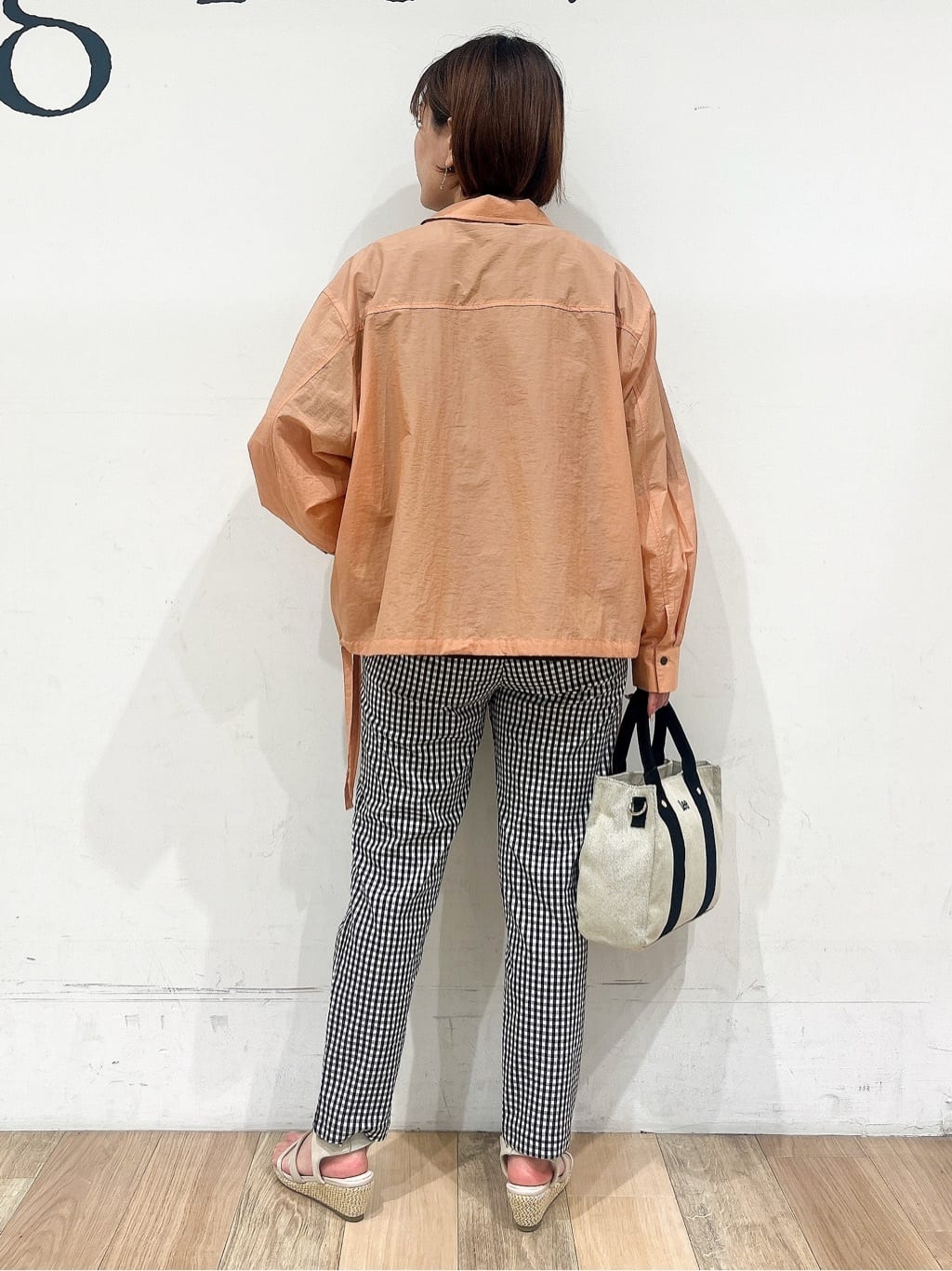 山さんさんの「grove｜◆五分袖ロゴプリントTシャツ」を使ったコーディネート