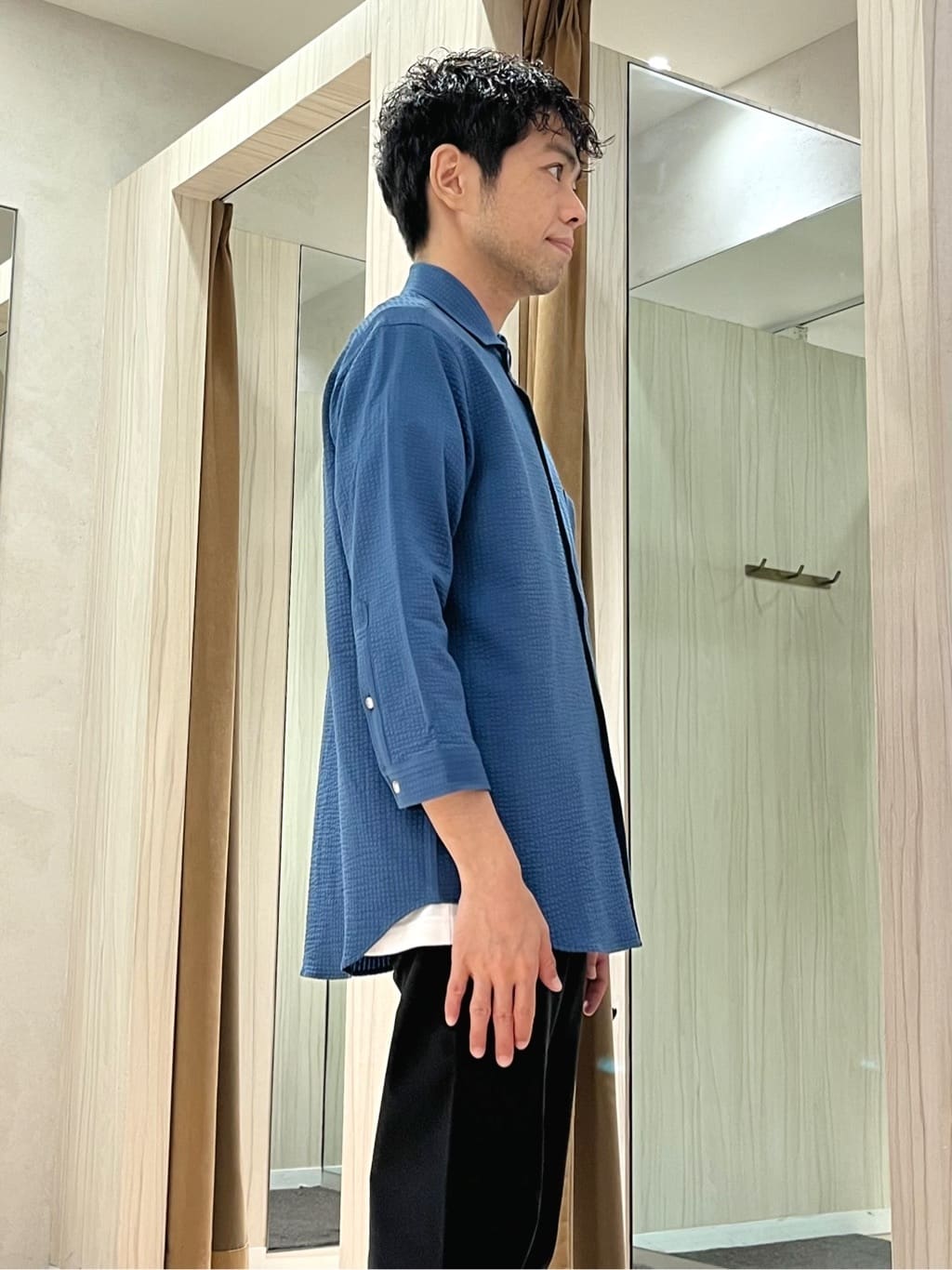 URAさんの「TAKEO KIKUCHI｜【Made in JAPAN】播州織 ストレッチ パンツ」を使ったコーディネート