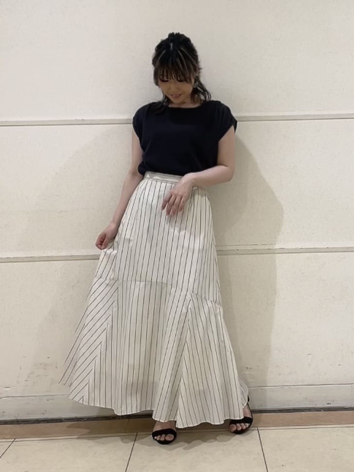 watanabeさんの「UNTITLED｜【ジャージ素材】インナードッキングシアーカットソー」を使ったコーディネート