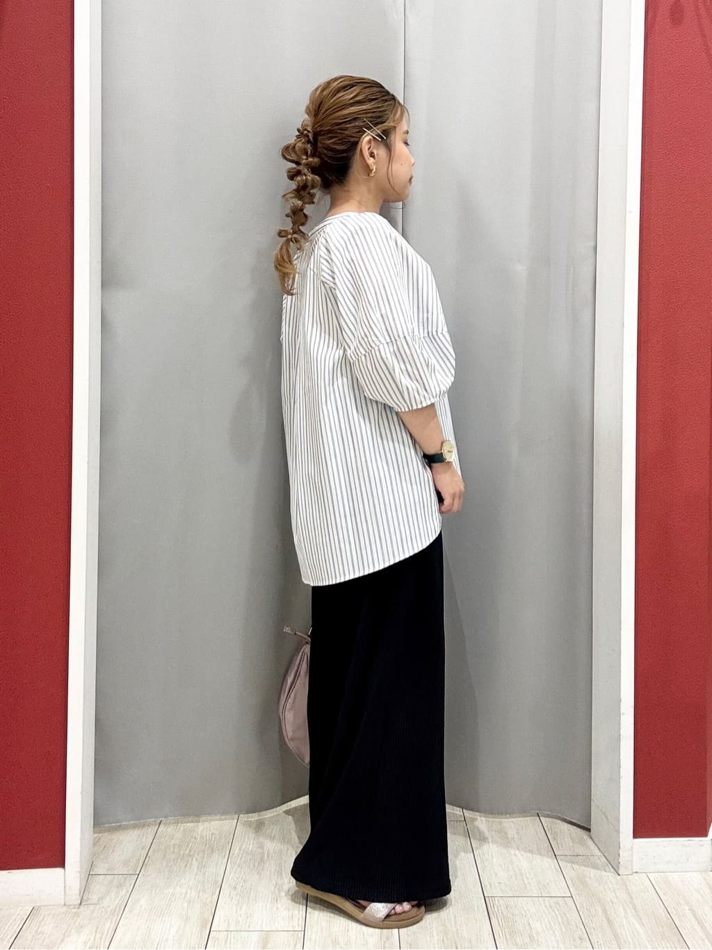 shioさんの「SHOO･LA･RUE｜【洗濯機可/柄が選べる】さらさら楽ちん プリーツ ワイドパンツ」を使ったコーディネート